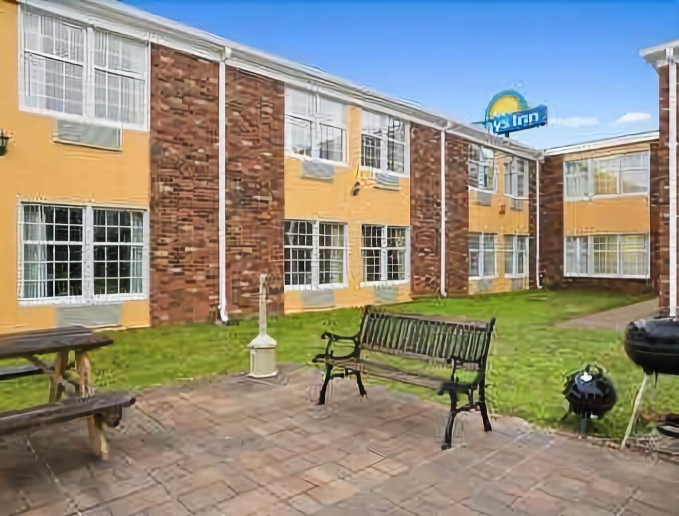 Days Inn By Wyndham Madisonville Buitenkant foto