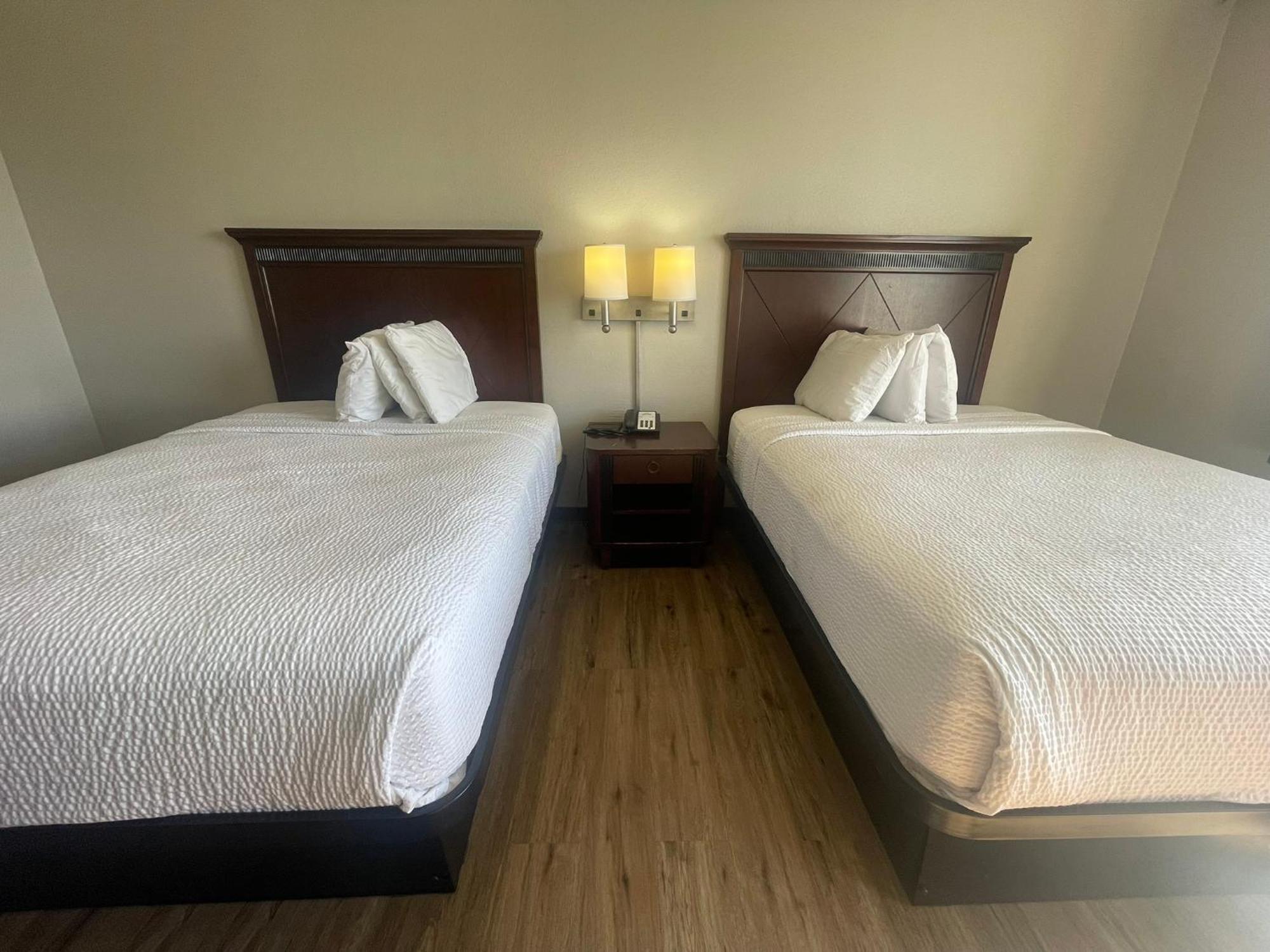 Days Inn By Wyndham Madisonville Buitenkant foto