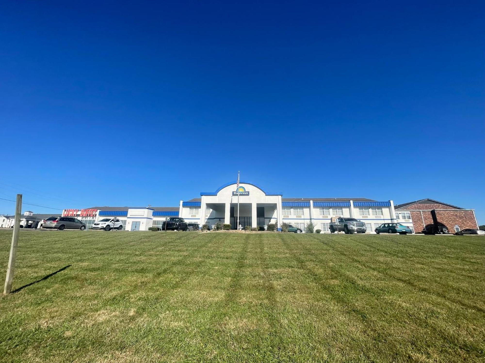 Days Inn By Wyndham Madisonville Buitenkant foto